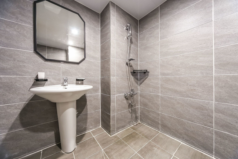 Bathroom 5, Gaya Mini Hotel, Gyeongju