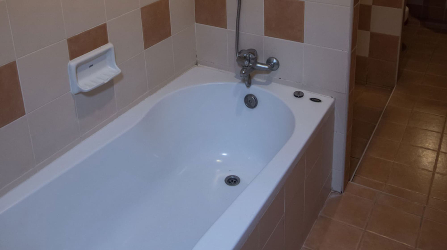Bathroom 4, Opey De Place, Pattaya