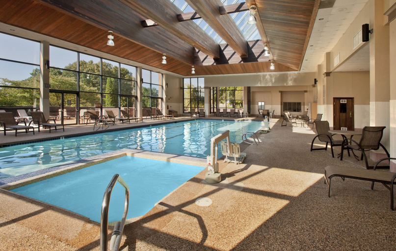 Sport & Beauty 2, Doubletree By Hilton Boston North Shore, Essex