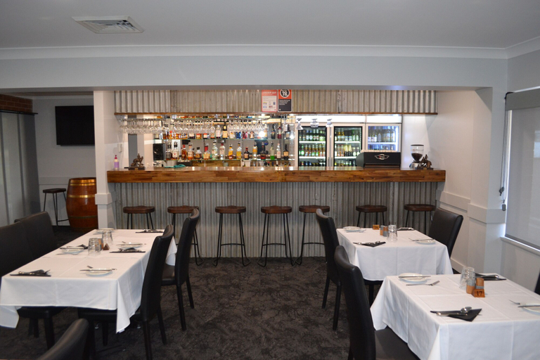 Food & Drinks 5, Bushmans Motor Inn, Lithgow