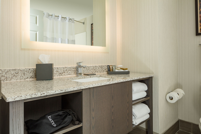 Bathroom 4, Inn at Middletown, Middlesex