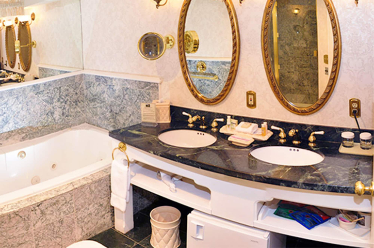 Bathroom 5, Cliff House at Pikes Peak, El Paso
