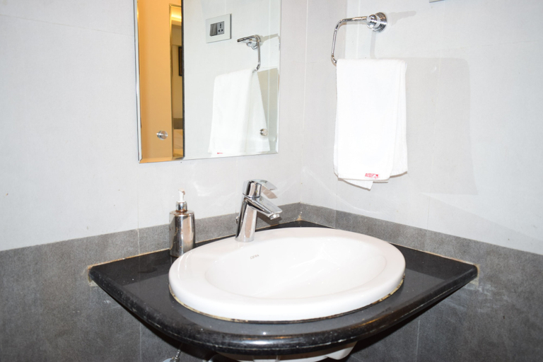 Bathroom 4, Athi Resorts, South Goa
