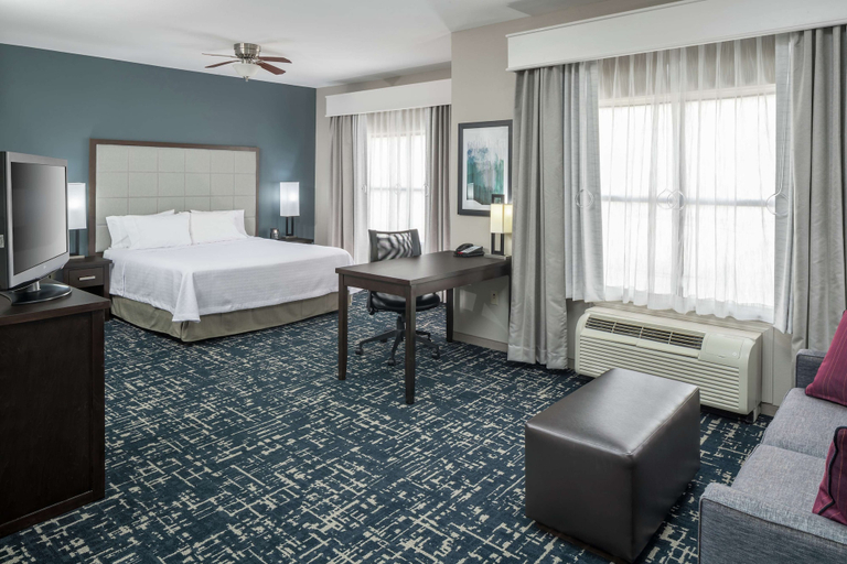 Bedroom 3, Homewood Suites by Hilton Cedar Rapids-North, Linn