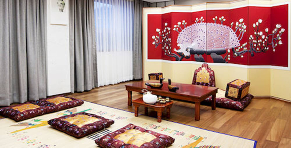 Bedroom 2, The Cheil Hotel Onyang, Asan