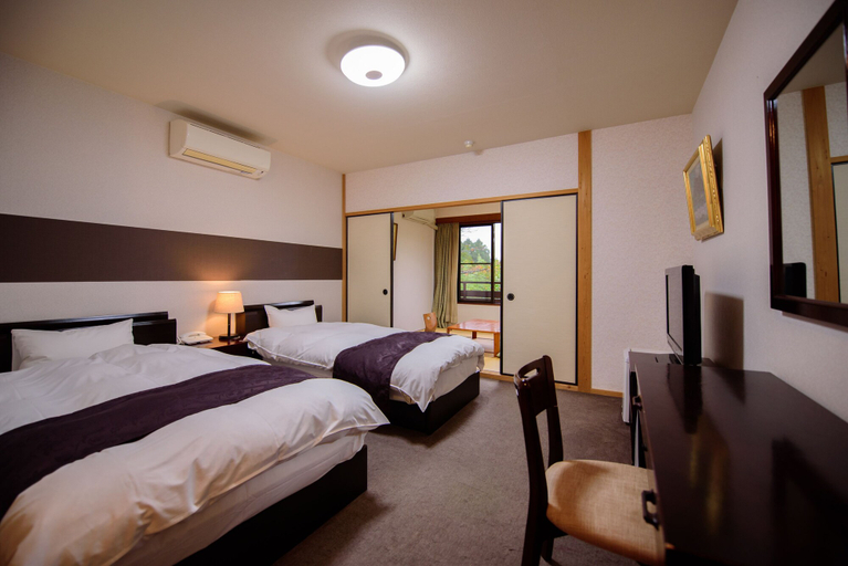 Bedroom 4, Ryokan Reimei, Yufu