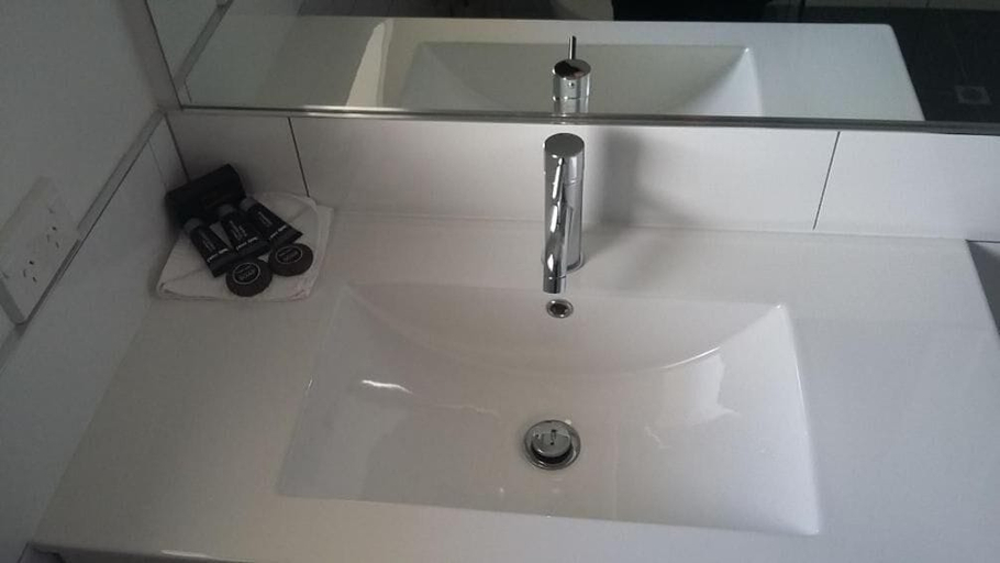 Bathroom 3, Stopforths Premium Accommodation, Westland