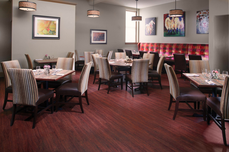 Food & Drinks 5, The Bolling Wilson Hotel, Wythe