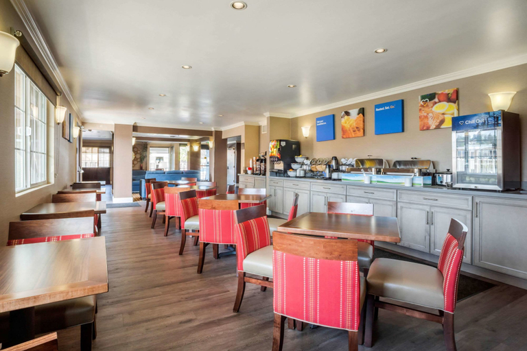 Food & Drinks 5, Comfort Inn Castro Valley, Alameda
