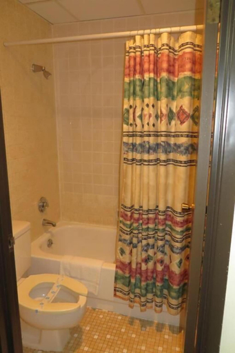 Bathroom 3, Grand Inn Fargo, Cass