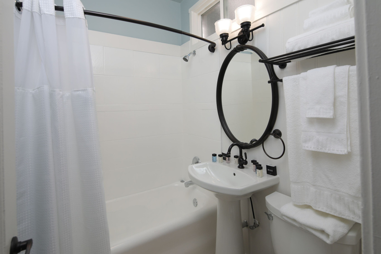 Bathroom 3, Motel 6 San Francisco, CA – Civic Center, San Francisco