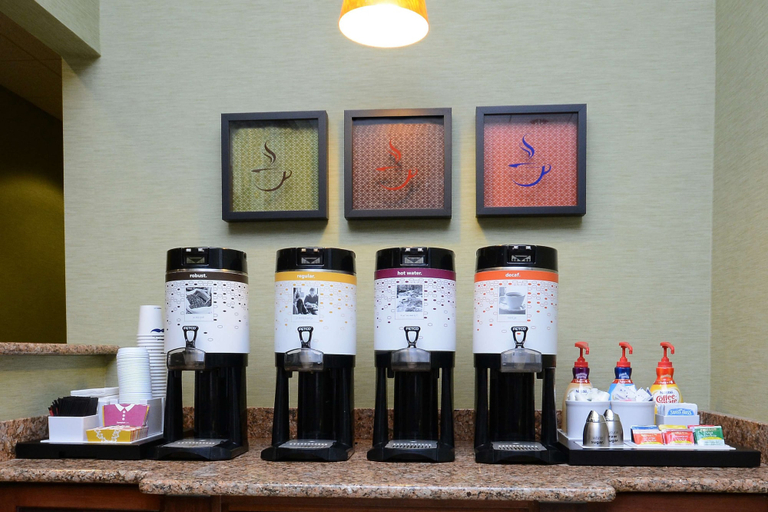 Food & Drinks 5, Hampton Inn Roxboro, Person
