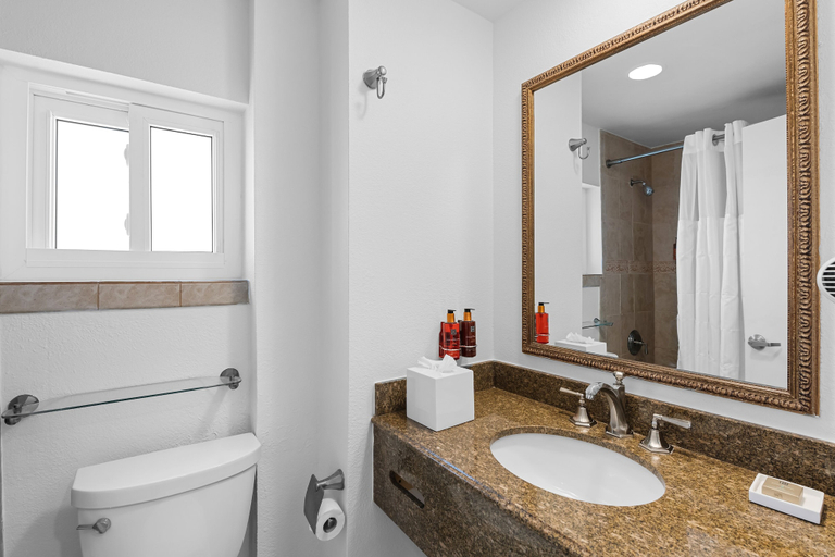 Bathroom 5, Beachcomber Resort & Club, Broward