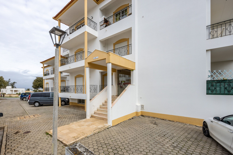 Exterior & Views, IM On Padmé's Place, Lagos