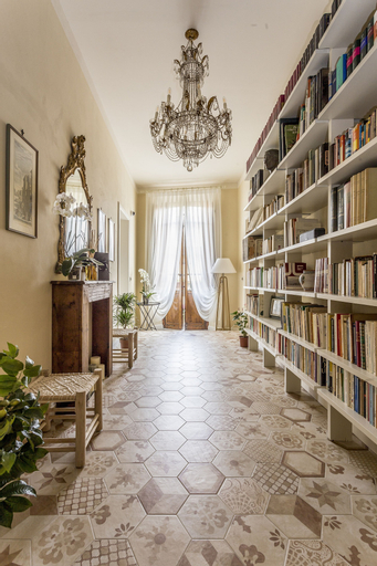 Perle d'Ambra, Lucca
