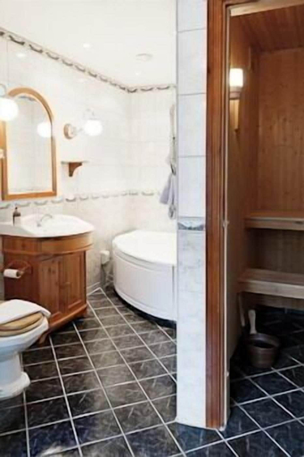 Bathroom 4, Hotell Plevnagården, Flen