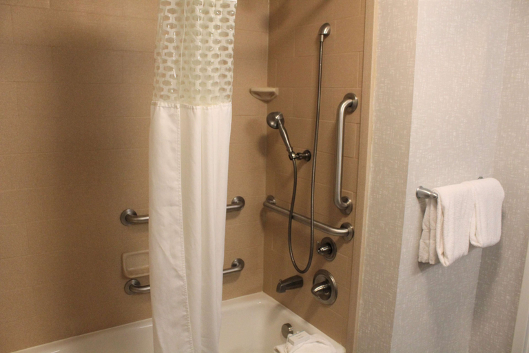 Bathroom 4, Hampton Inn Indianapolis NW/Zionsville, Boone
