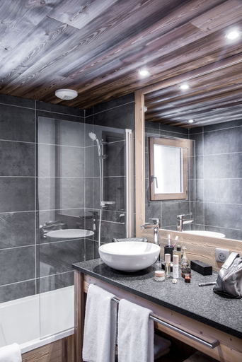 Bathroom 3, Résidence Les Cîmes, Haute-Savoie