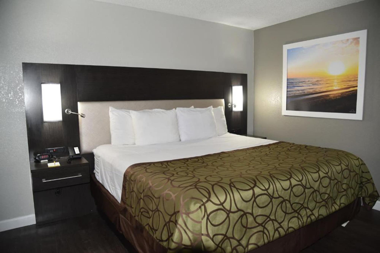 Bedroom 3, Days Inn by Wyndham Goose Creek, Berkeley