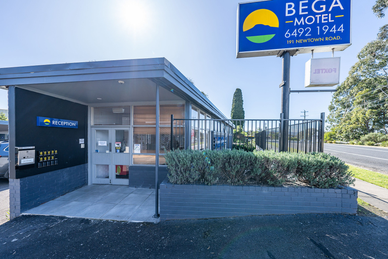 Exterior & Views 2, Bega Motel, Bega Valley