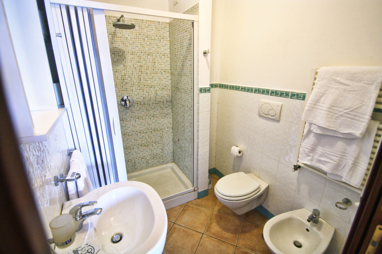 Bathroom 5, Casarufolo Paradise, Napoli