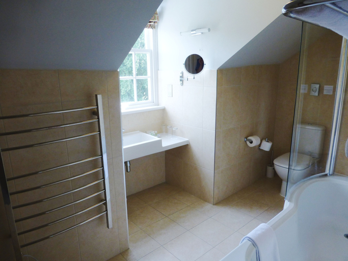 Bathroom 4, The Riverside House Hotel, Suffolk