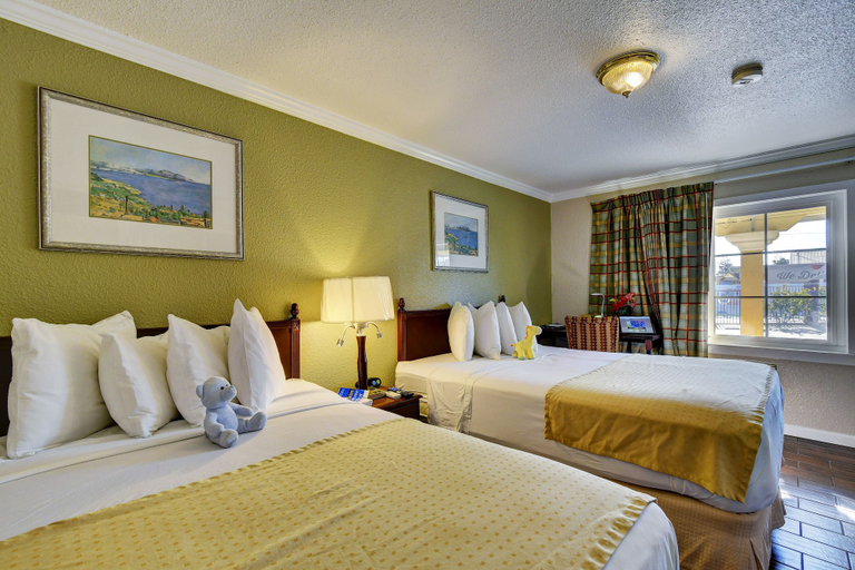 Bedroom 2, Traveler's Inn, Colusa