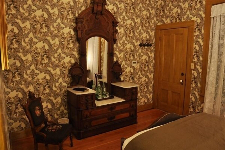 Bedroom 3, Cosmopolitan Hotel & Restaurant, San Diego