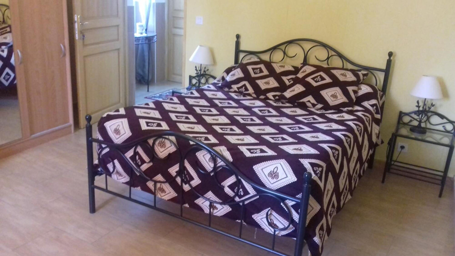 Bedroom 5, Le Saint Victor, Drôme