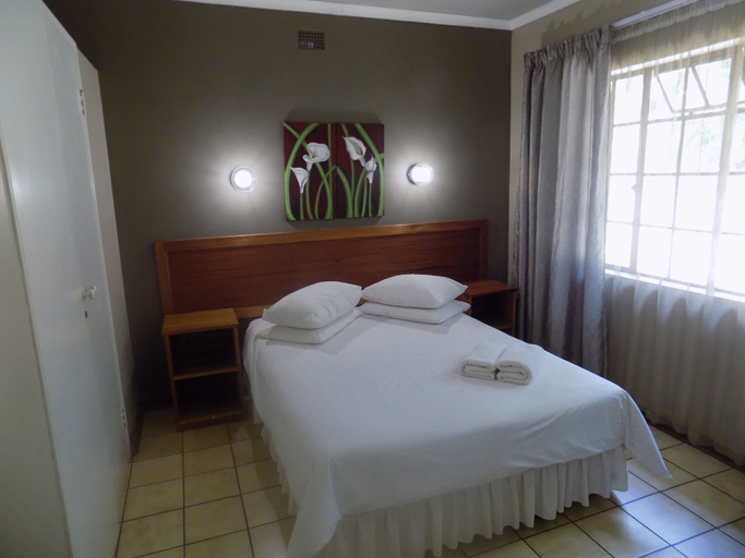 Bedroom 2, Eagle's Nest Chalets, Ehlanzeni