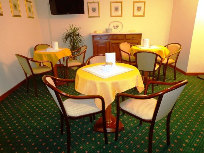 Food & Drinks 4, Hotel Select, Reggio Nell'Emilia