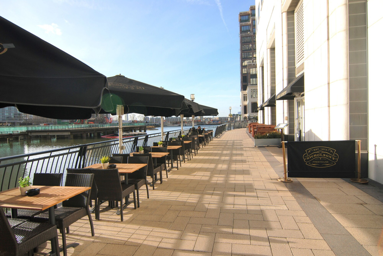 Food & Drinks, Canary Wharf - Corporate River View Apartments, London