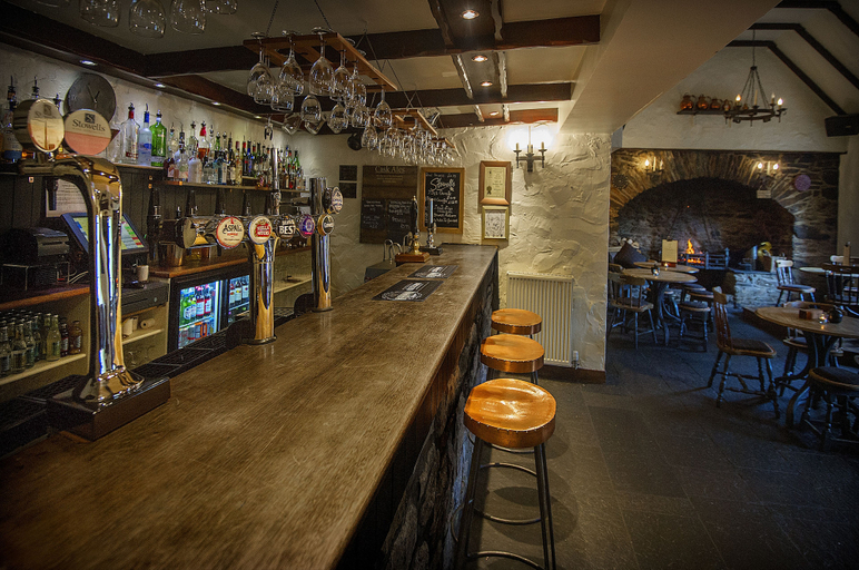 Food & Drinks 5, The Falls Of Dochart Inn, Stirling