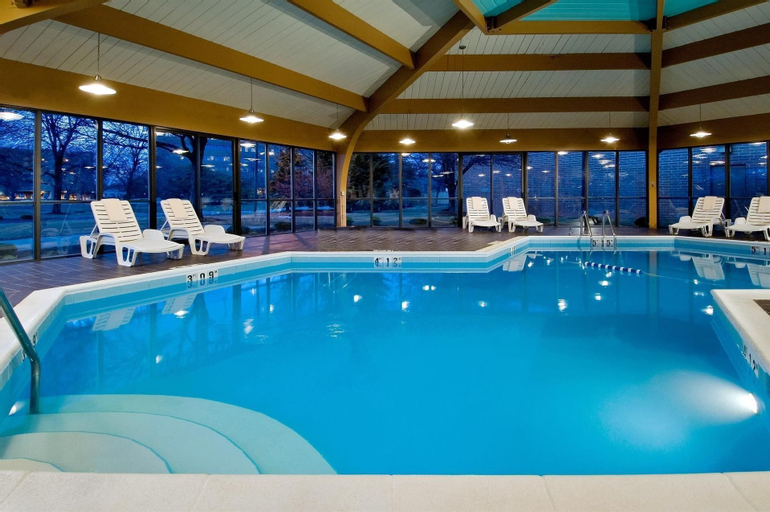 Sport & Beauty 2, DoubleTree by Hilton Hotel Chicago - Arlington Heights, Cook