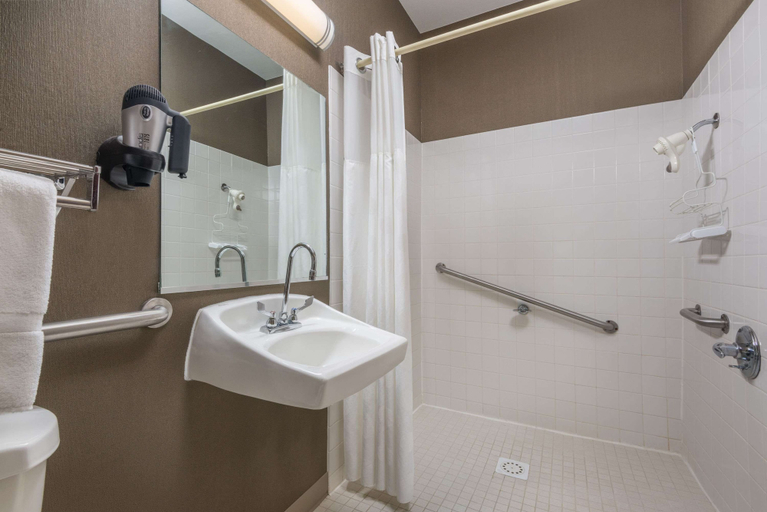 Bathroom 4, Ramada by Wyndham Catlettsburg/Ashland, Boyd