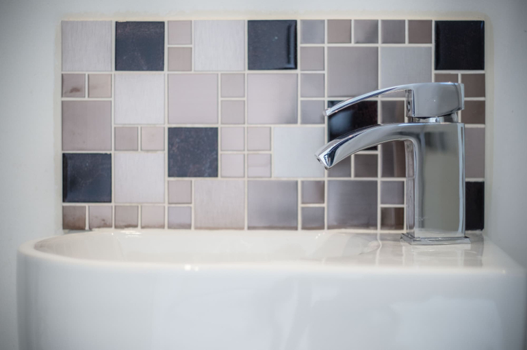 Bathroom 4, Skylark - 2 Bedroom Apartment - Tenby, Pembrokeshire