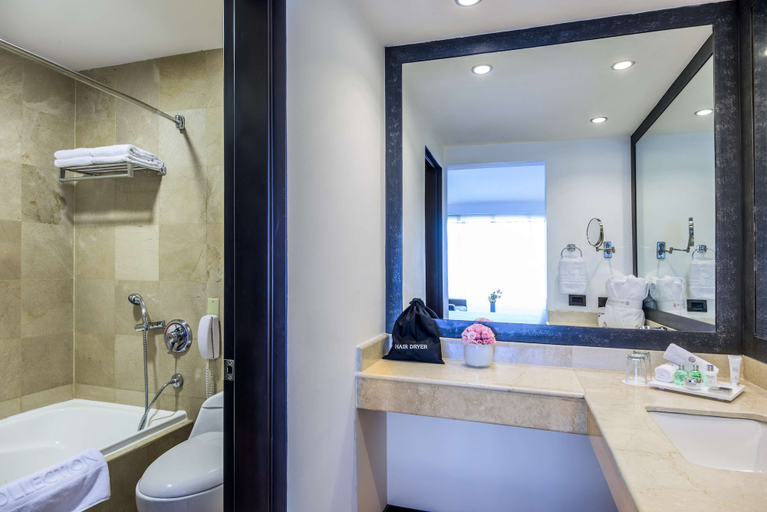 Bathroom, NH Collection Quito Royal, Quito
