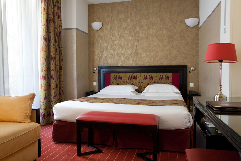 Bedroom 3, Hotel Eiffel Seine, Paris