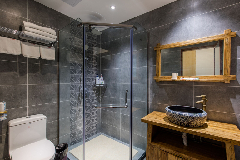 Bathroom 4, Riverside Inn Guilin Central, Guilin