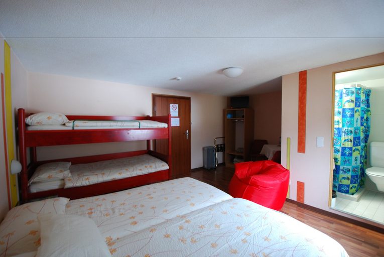 Bedroom 3, Albergo Ristorante Baldi, Leventina