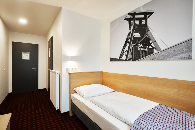 Bedroom 4, McDreams Hotel Essen-City, Essen