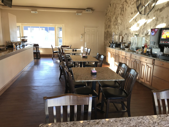 Food & Drinks 5, Dinosaur Inn & Suites, Uintah