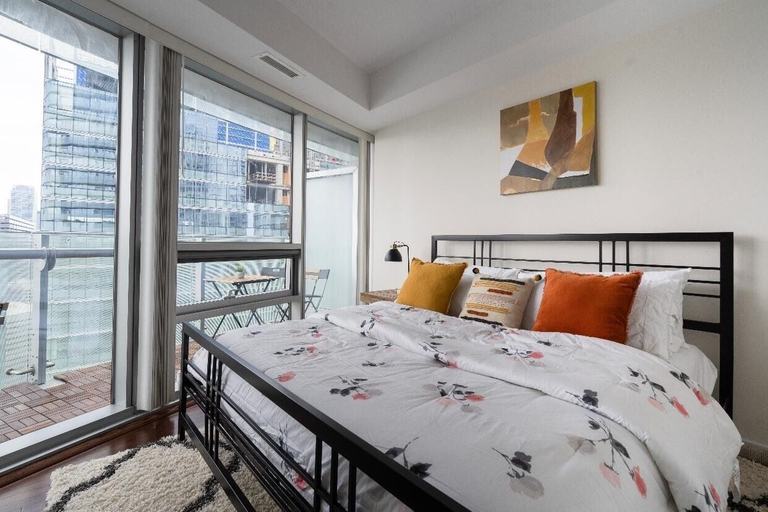 Bedroom 3, CN Tower Facing, Parking, King Bed, Toronto