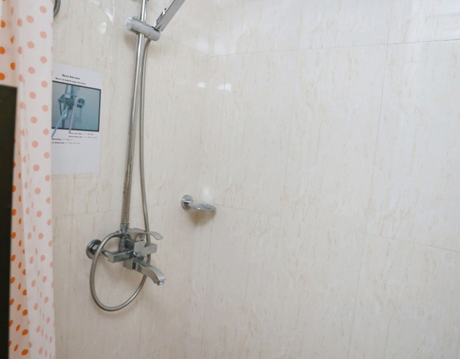 Bathroom 3, Hotel Kan Kaw, Yangon