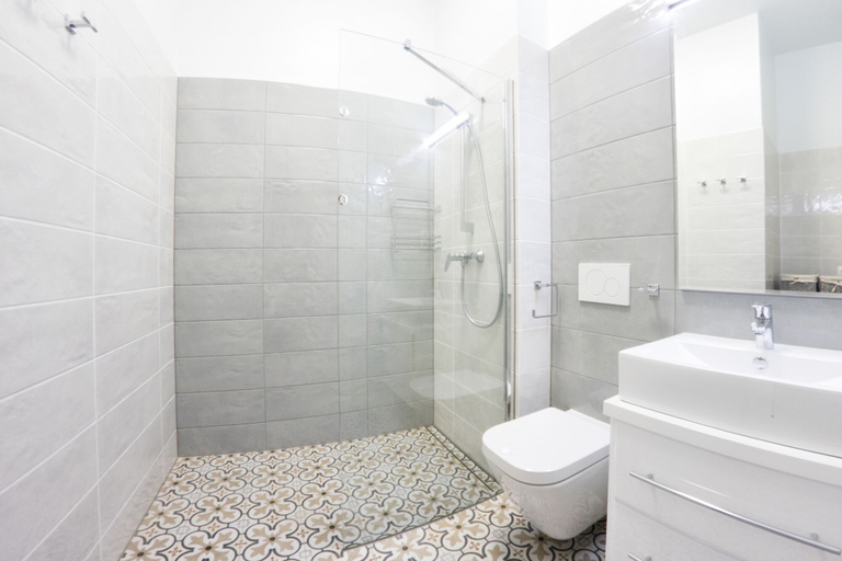 Bathroom 3, Rister Apartments, Kraków City