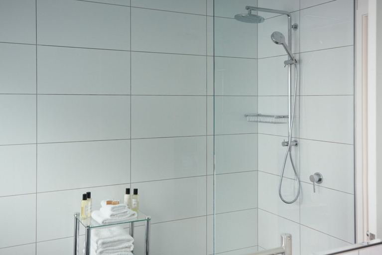 Bathroom 3, Treghan Luxury Lodge, Far North
