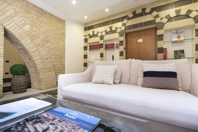 Others 5, Arcobaleno Rooms, Cagliari
