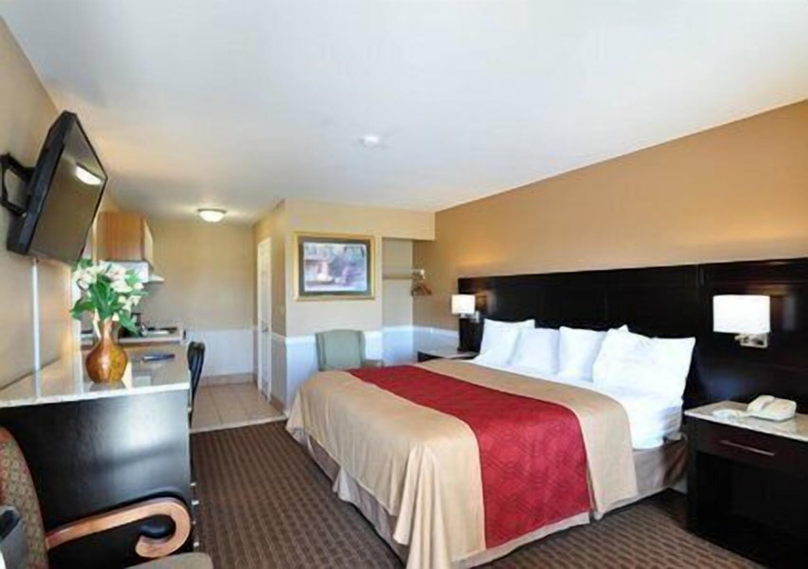 Bedroom 3, Econo Lodge Princess Anne, Somerset