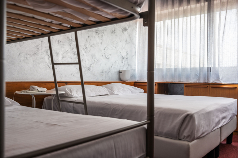 Bedroom 4, Hotel Valpolicella International, Verona