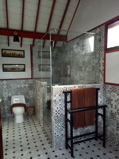 Bathroom 4, Le Passe-Temps, Mueang Krabi